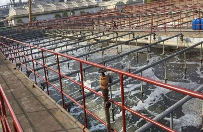化工廠污水、污泥“臭氣熏天”遭投訴，該如何解決？